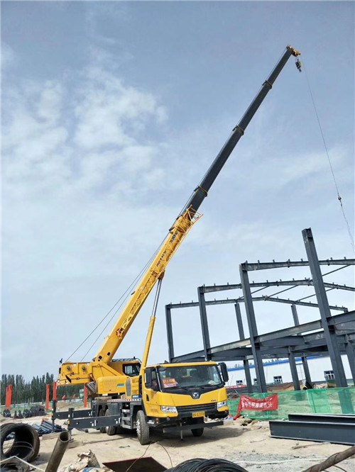 屏边县超高层建筑钢结构吊装案例